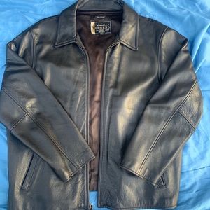 Women's vintage Eddie Bauer black leather jacket